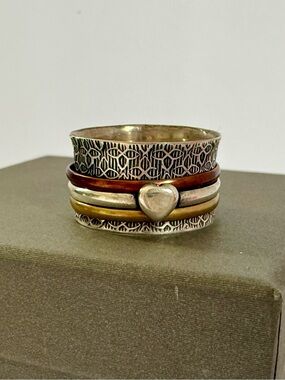 Hammered Spinner Thumb Ring - Silver & Gold Heart Accent Women's Ring